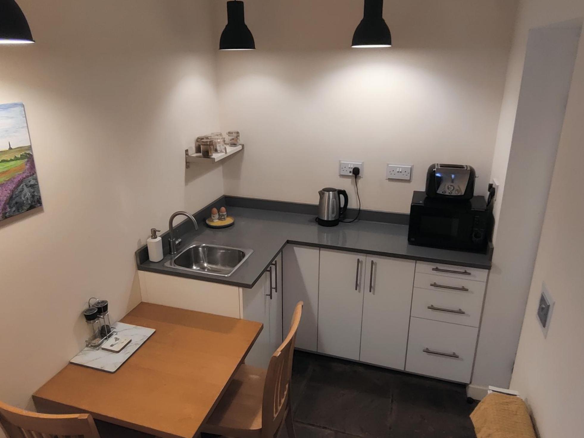 Private Annex To Victorian Villa, With Kitchen And Free Parking Тодморден Экстерьер фото